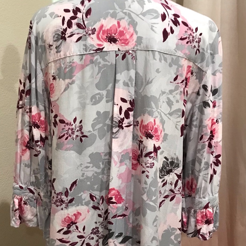 Allison Daley Medium Floral Button-Up Blouse - Pink and Gray - Picture 4 of 12